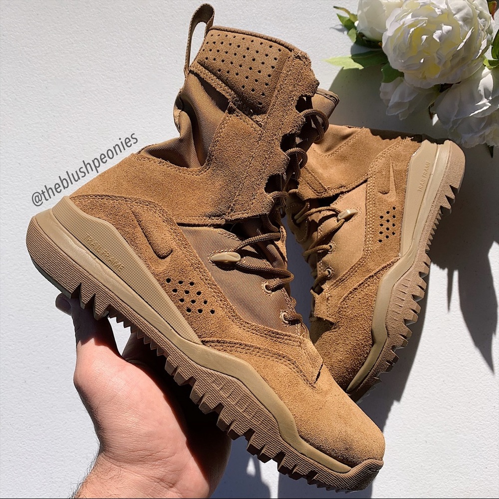 Nike SFB Field Hiking Boots - Picture 3 of 9